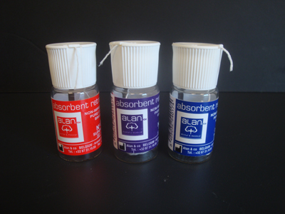 Retraction cords knitted