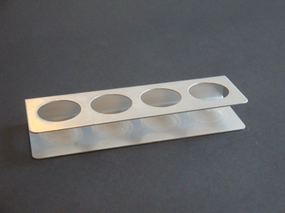 Présentoir pour fils et liquide